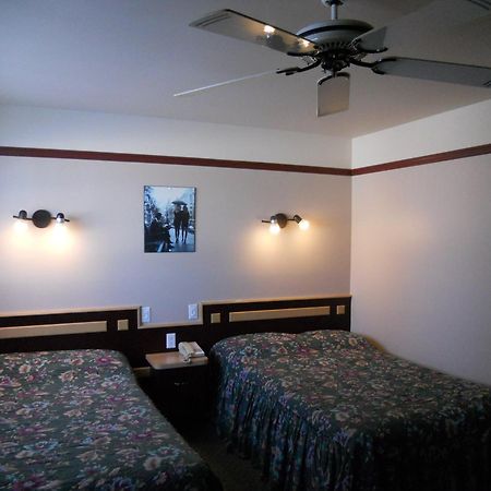Motel Normandie Louiseville Екстер'єр фото