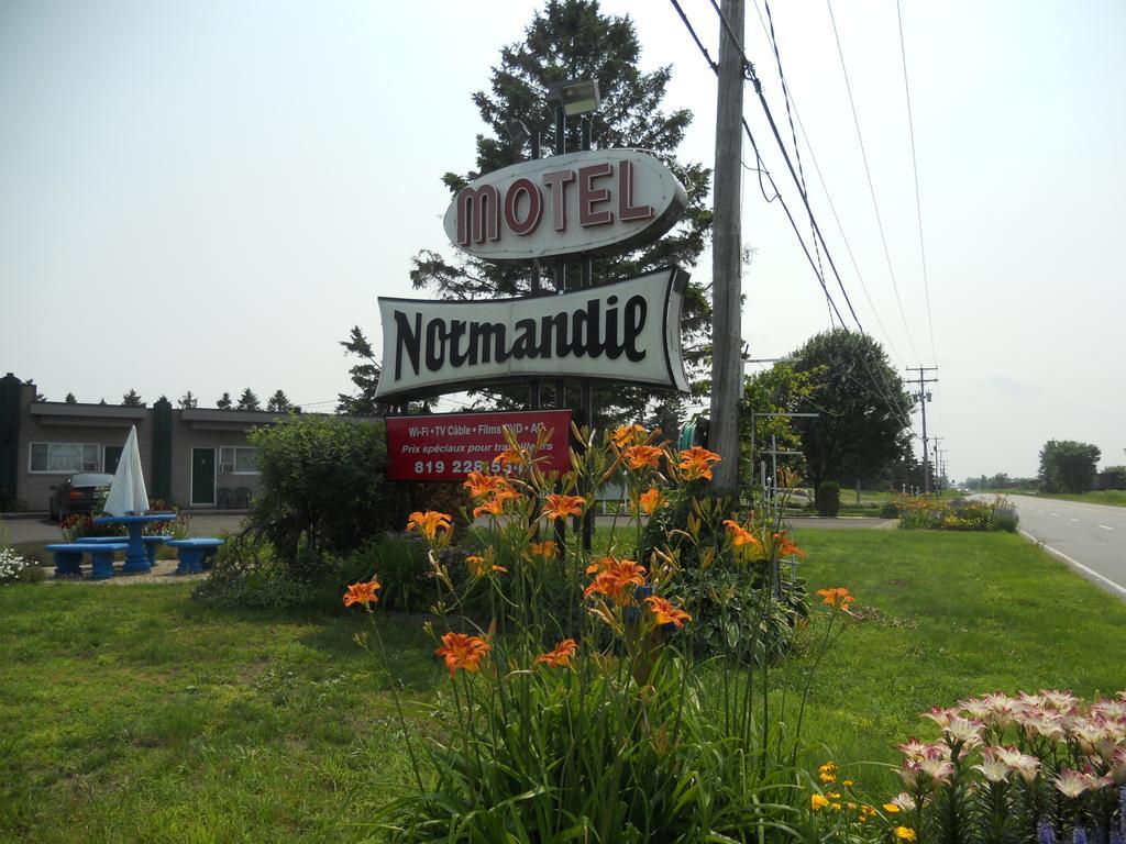 Motel Normandie Louiseville Екстер'єр фото