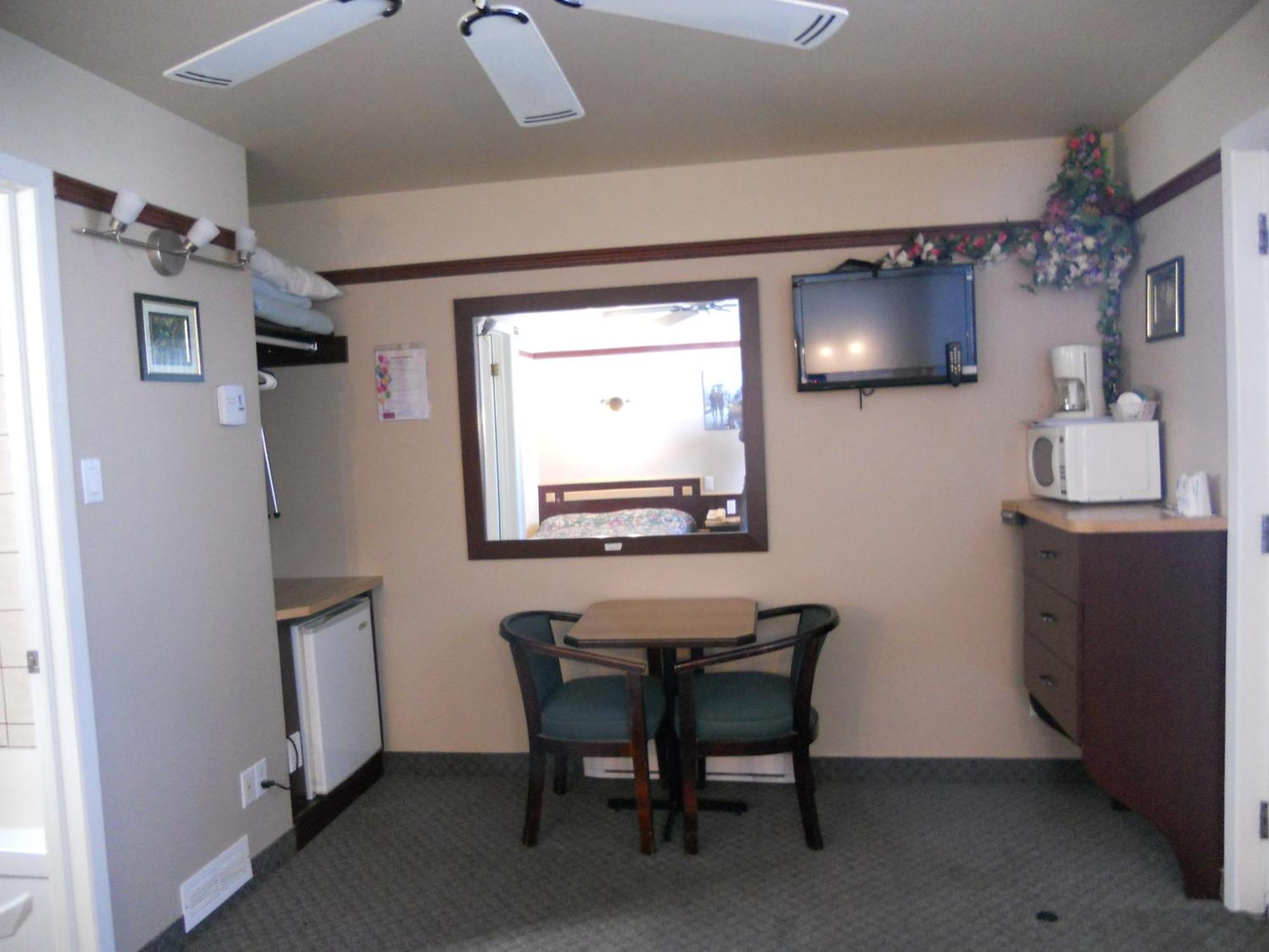 Motel Normandie Louiseville Екстер'єр фото