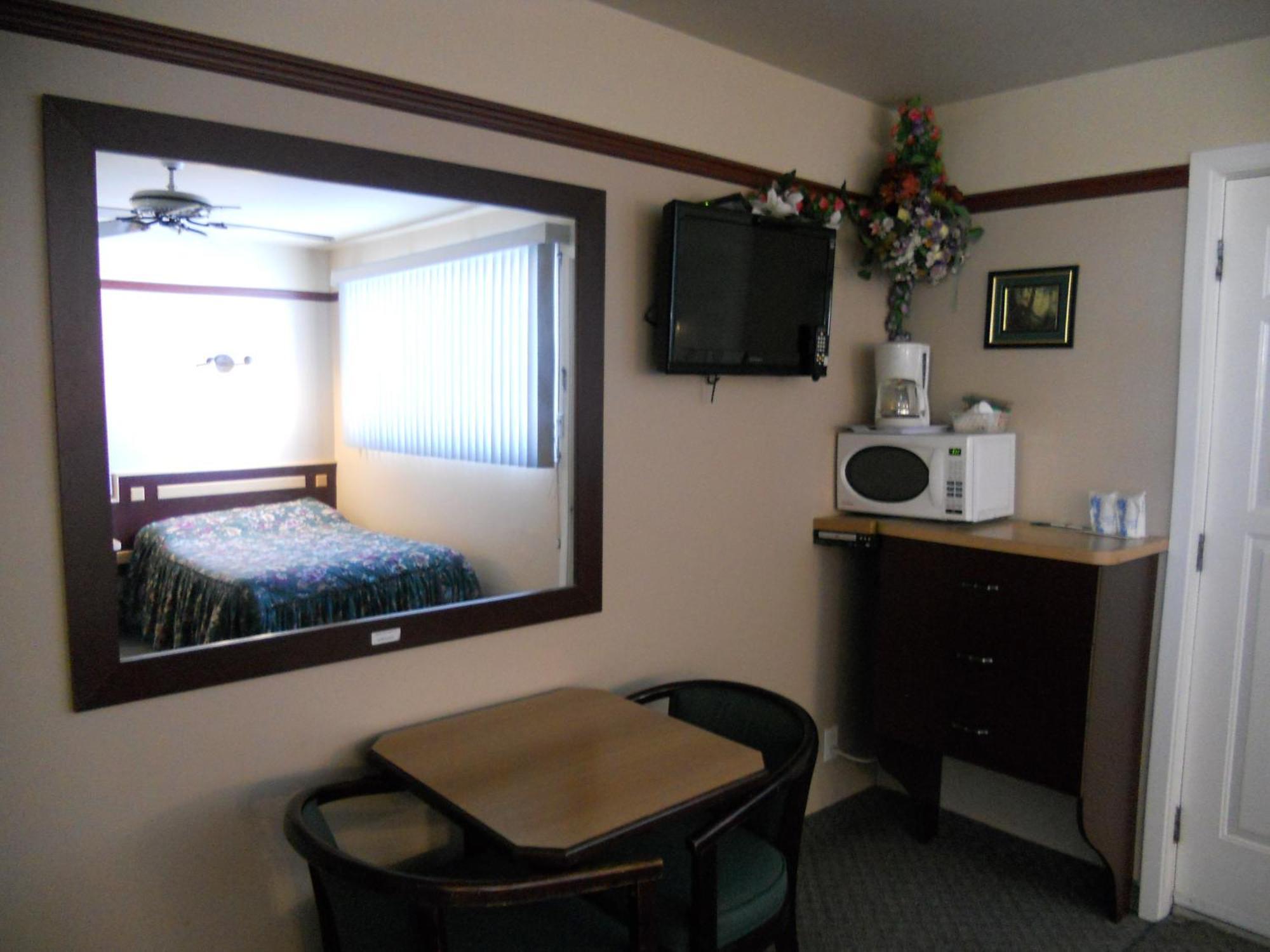 Motel Normandie Louiseville Екстер'єр фото