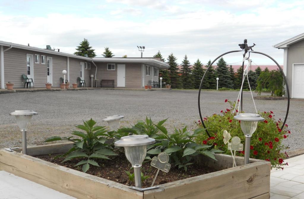 Motel Normandie Louiseville Екстер'єр фото