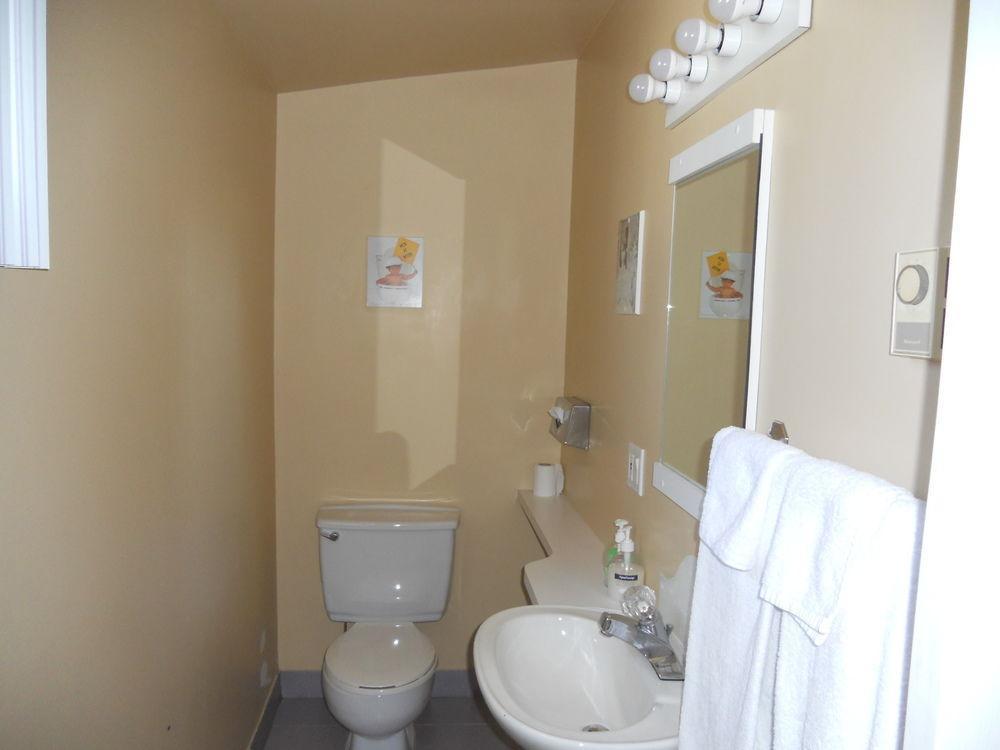 Motel Normandie Louiseville Екстер'єр фото