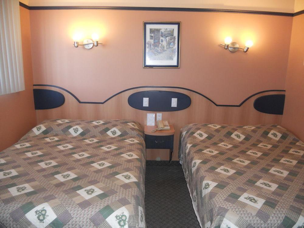 Motel Normandie Louiseville Екстер'єр фото