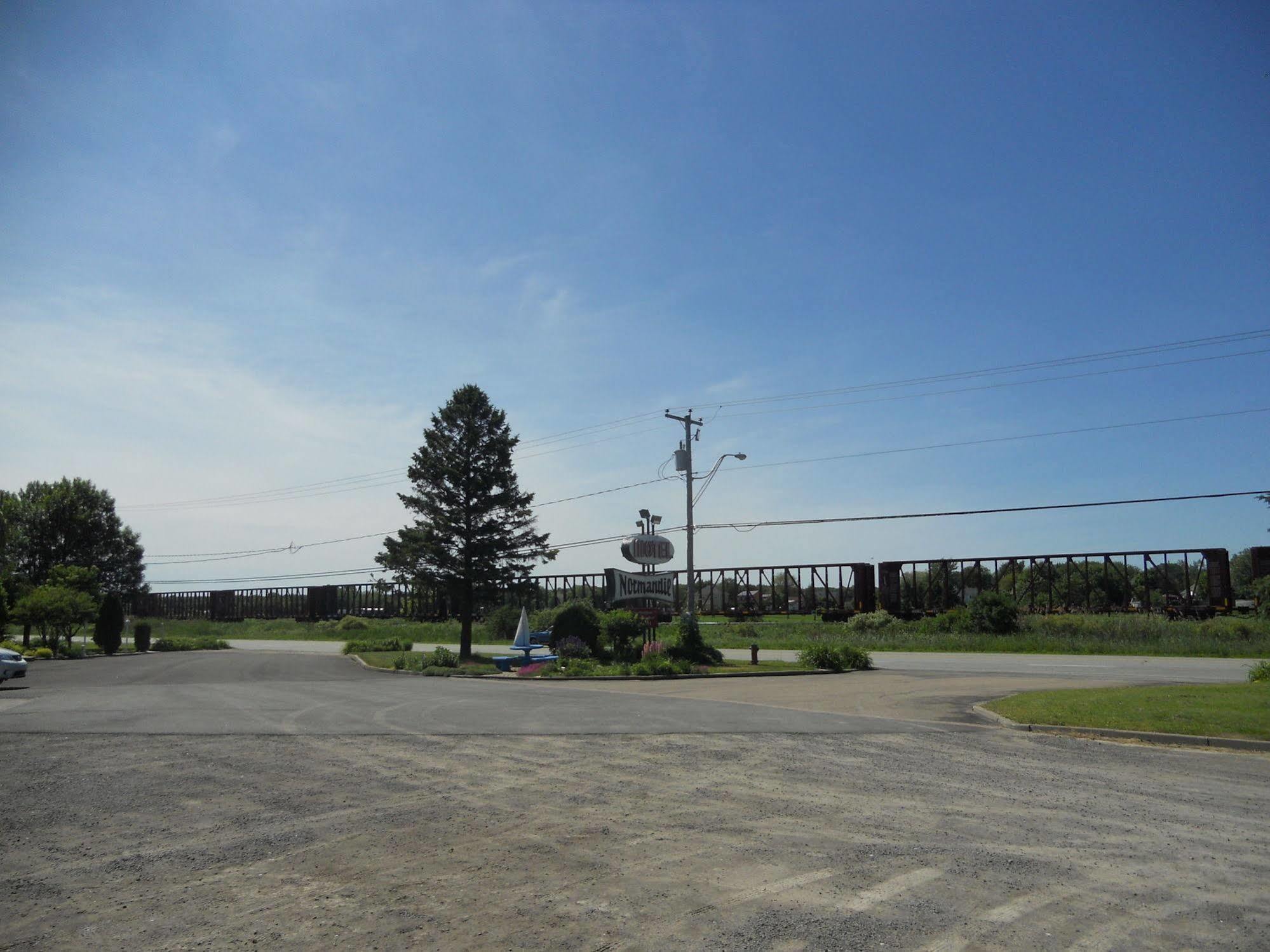 Motel Normandie Louiseville Екстер'єр фото