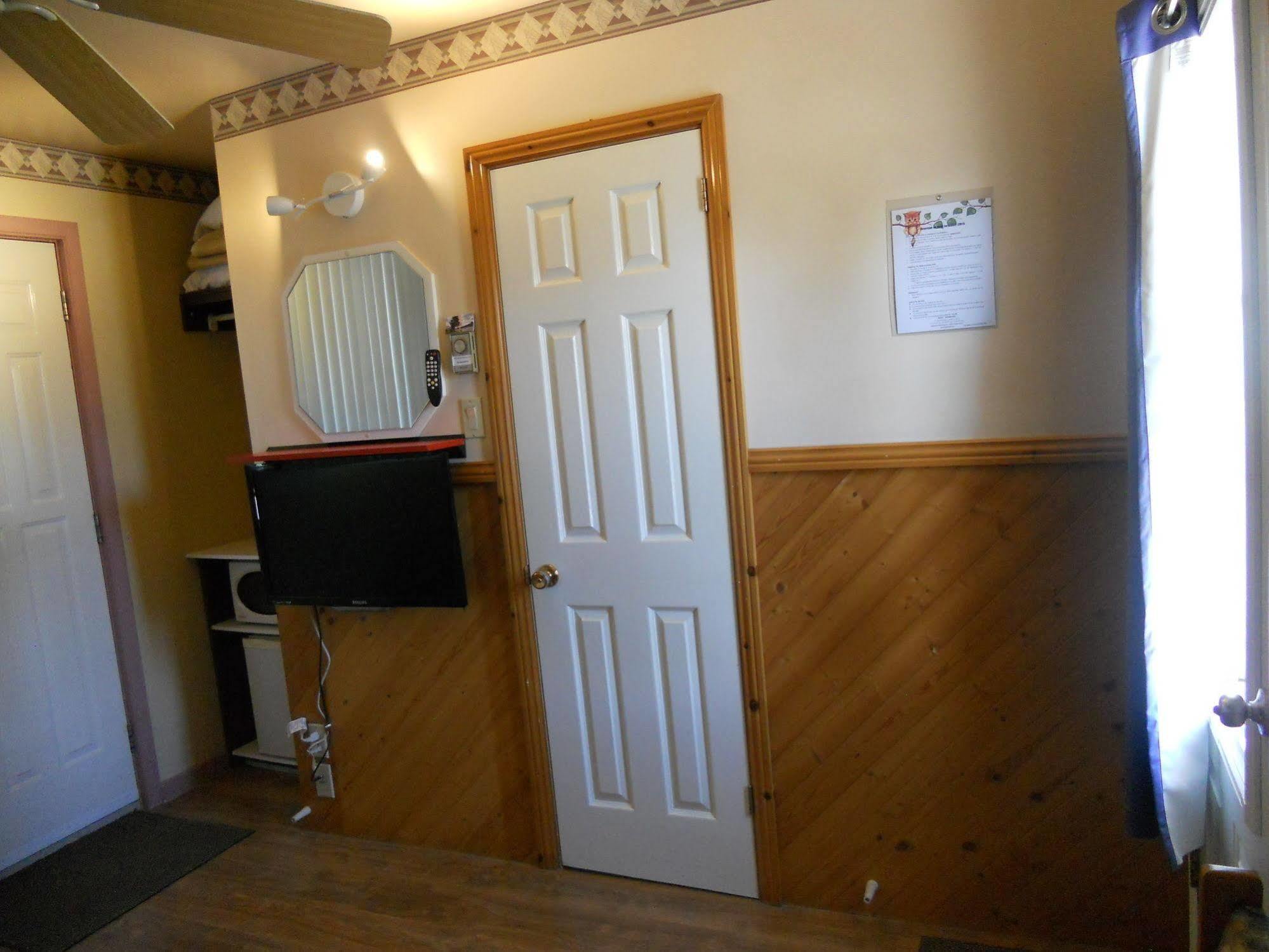 Motel Normandie Louiseville Екстер'єр фото