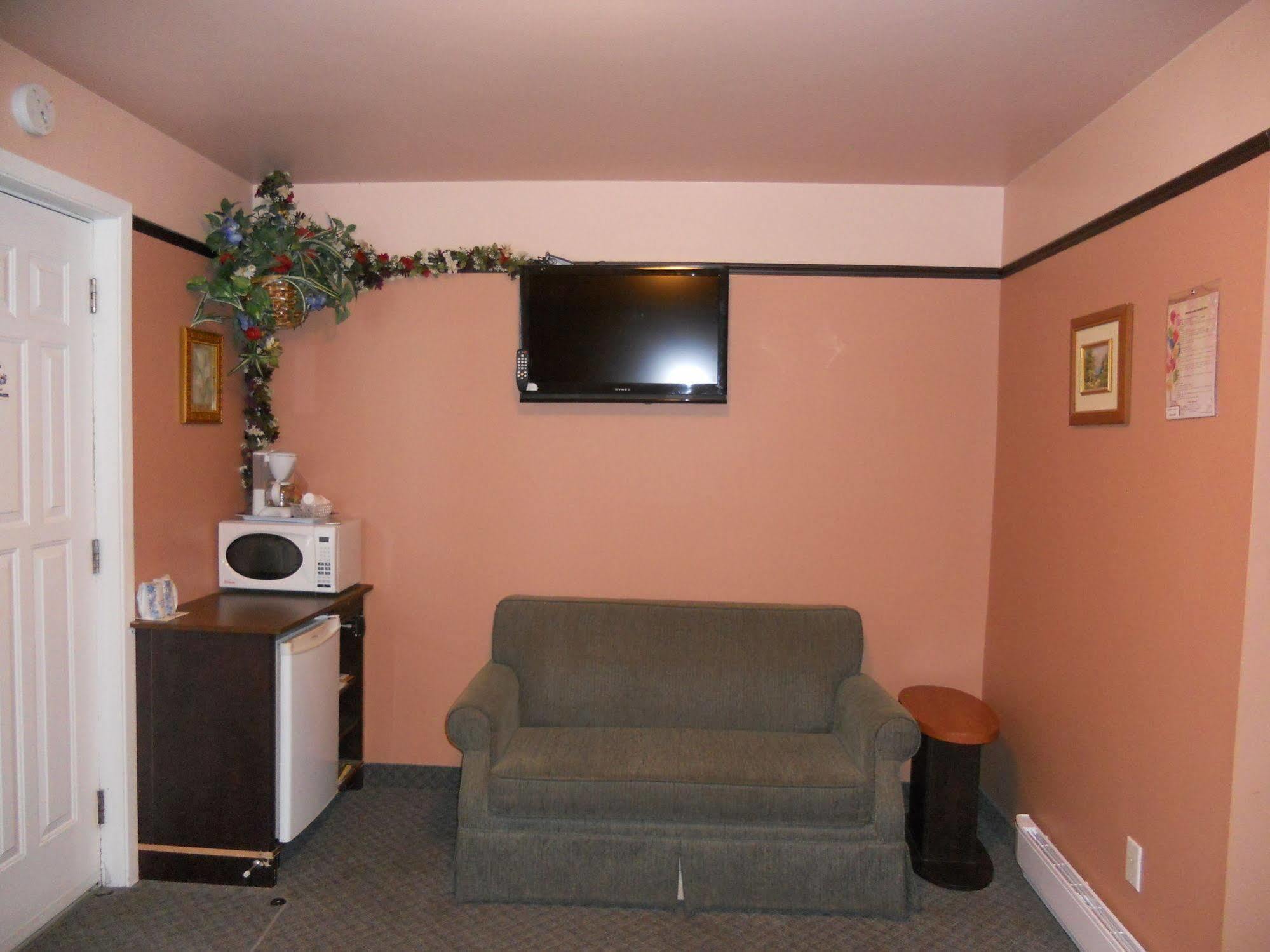Motel Normandie Louiseville Екстер'єр фото
