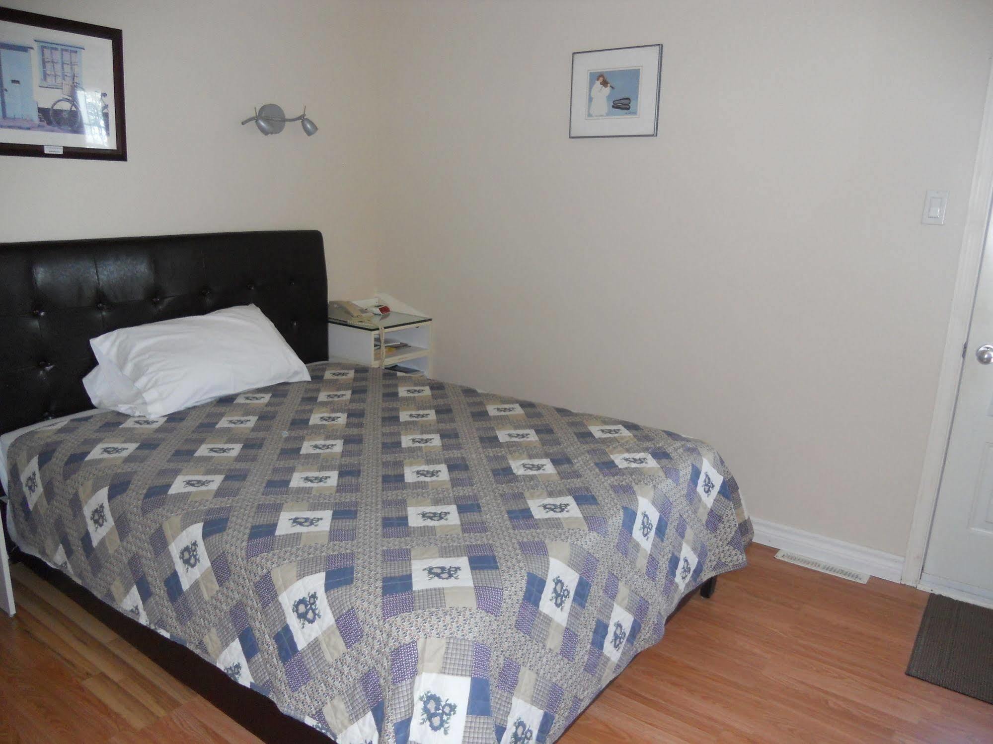 Motel Normandie Louiseville Екстер'єр фото