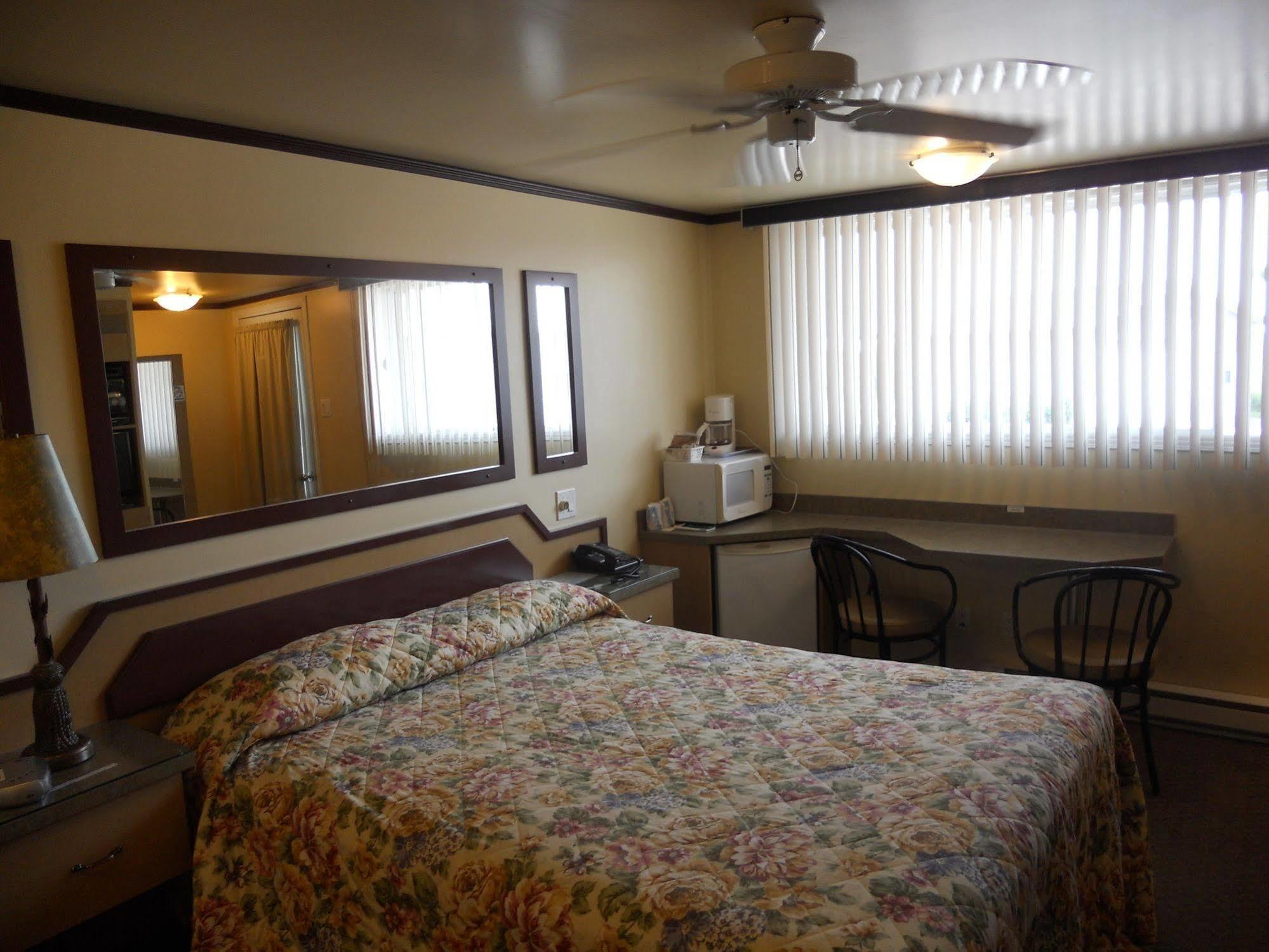 Motel Normandie Louiseville Екстер'єр фото