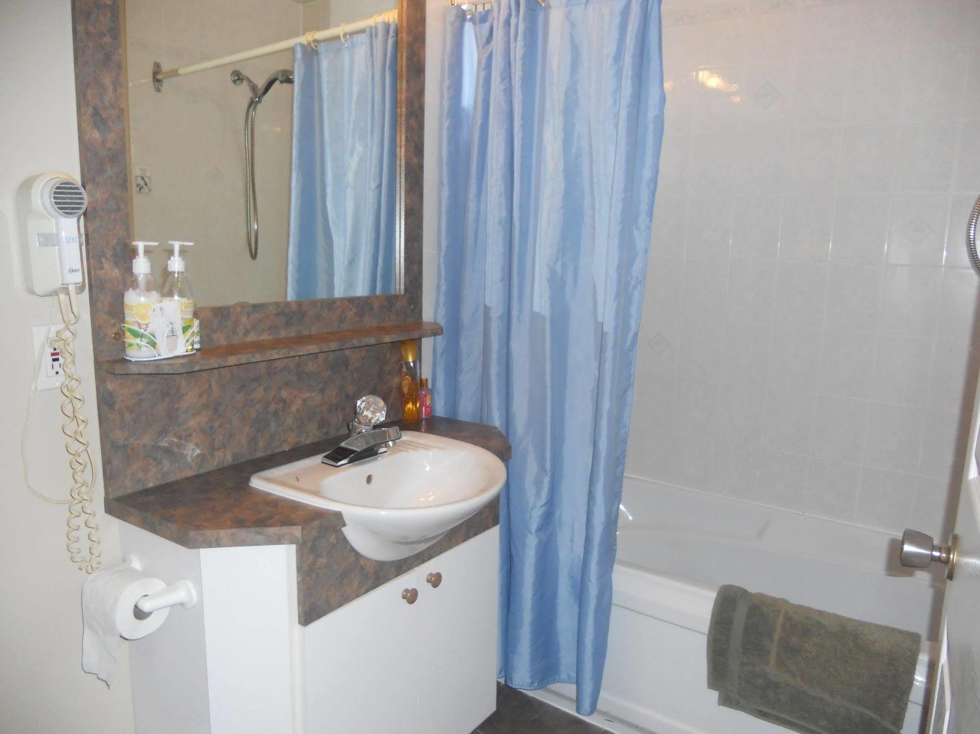 Motel Normandie Louiseville Екстер'єр фото