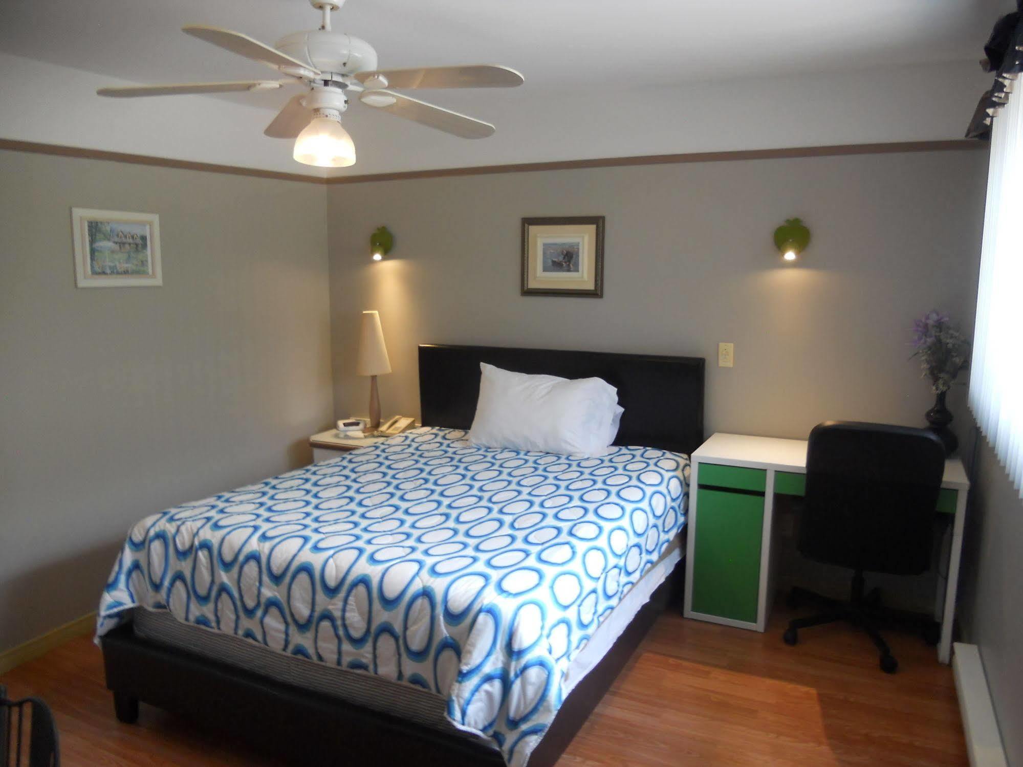 Motel Normandie Louiseville Екстер'єр фото