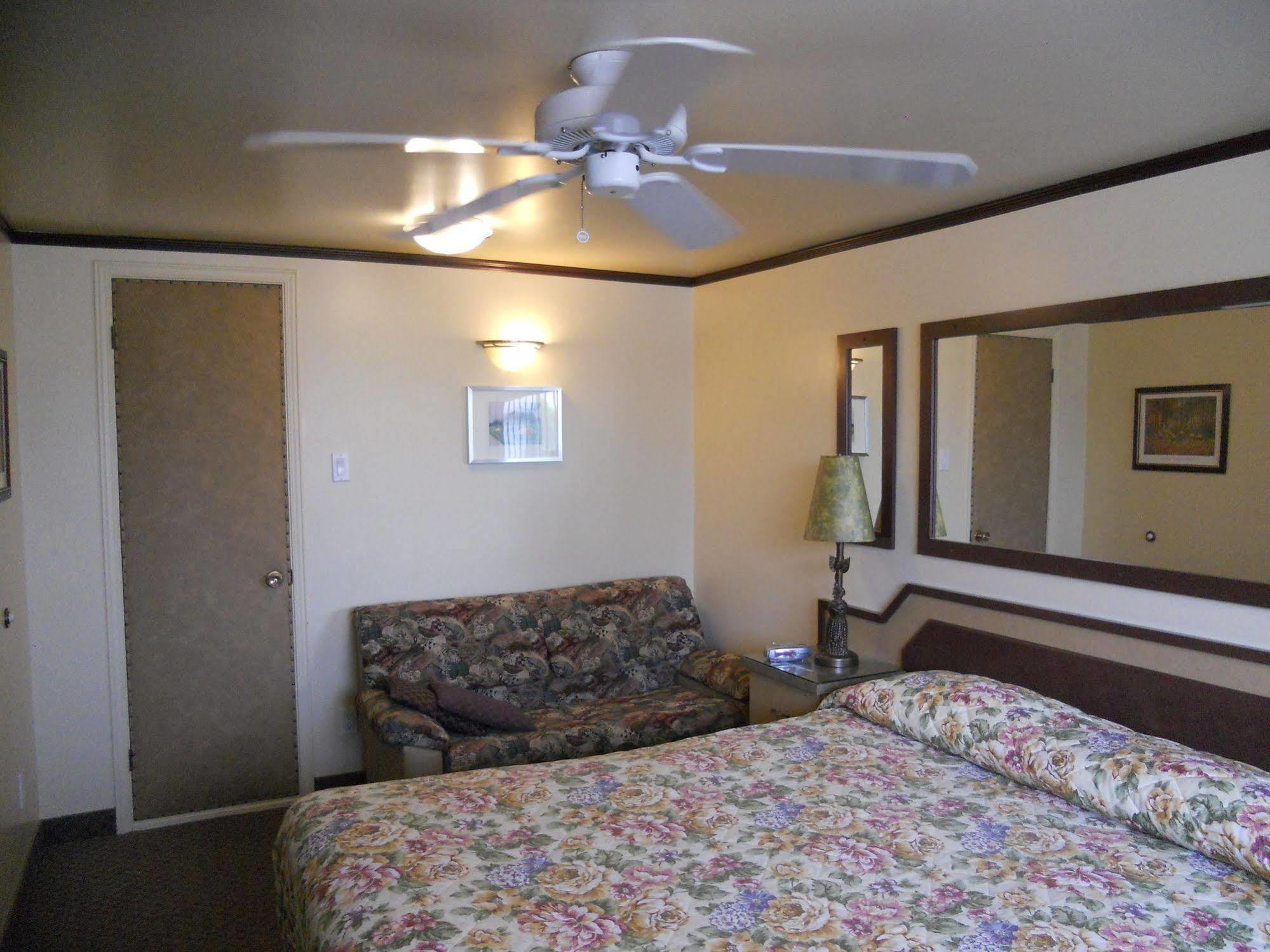 Motel Normandie Louiseville Екстер'єр фото